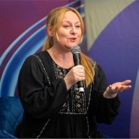 Dr Lisa Cameron